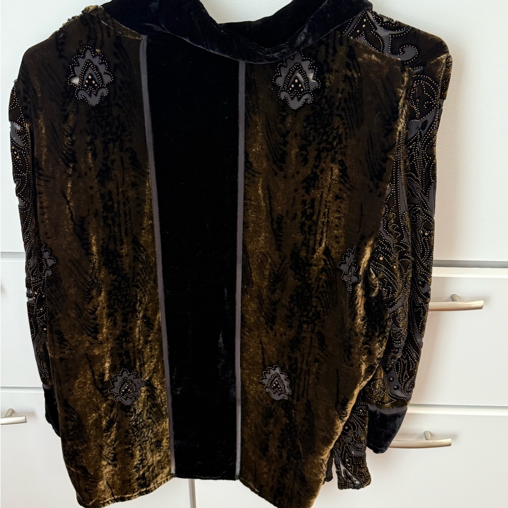 Citron Collection Black and gold Velvet Jacket
